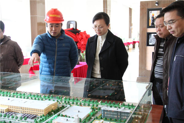 區(qū)總調研組到再生園區(qū)參觀調研