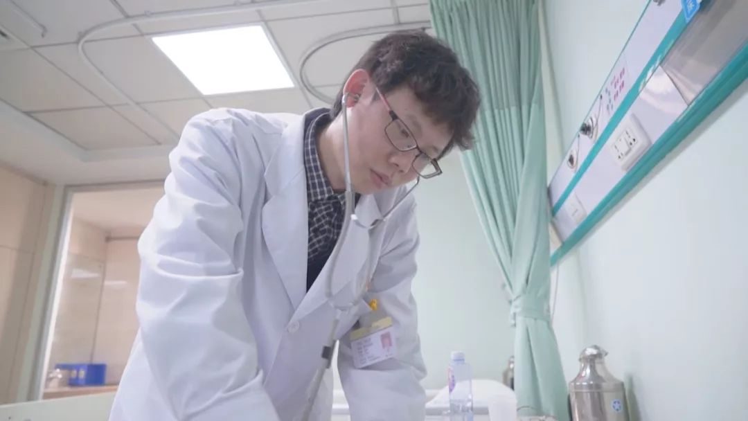 盡職盡責(zé)好醫(yī)生，他是心血管病患者的“生命守護(hù)神”