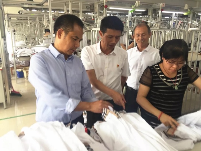 深入掛點(diǎn)幫扶村開展扶貧調(diào)研