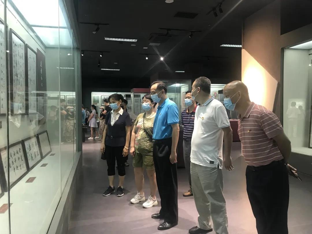 梧州市總工會(huì)組織黨員干部參觀“八桂清風(fēng)”——廣西廉政文化展