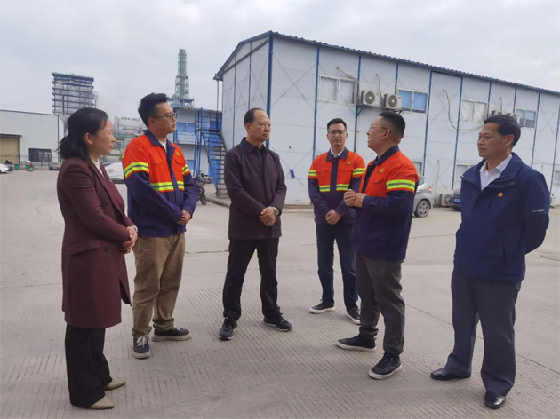 梧州市總工會(huì)持續(xù)深入基層一線(xiàn)開(kāi)展送溫暖慰問(wèn)活動(dòng)