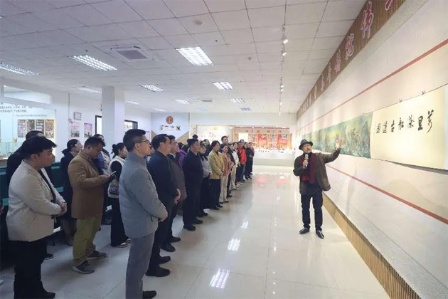 品味茶香古韻 共話(huà)文化傳承丨市留聯(lián)會(huì)等社團(tuán)組織參觀(guān)《萬(wàn)里茶船古道圖》梧州首展