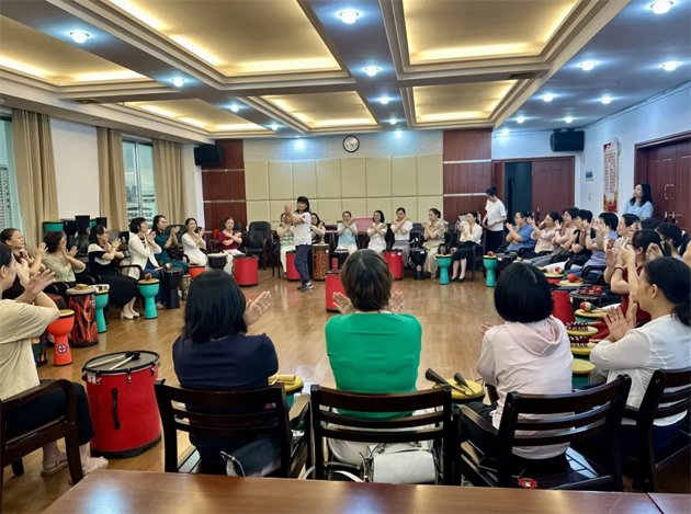 梧州市總工會(huì)女職工委員會(huì)開展“黨旗領(lǐng)航聚合力，情暖巾幗綻芳華” 主題活動(dòng)