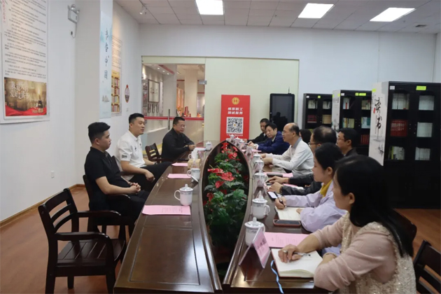 梧州市總工會(huì)與廣西翅冀鋼鐵有限公司開(kāi)展工會(huì)工作交流