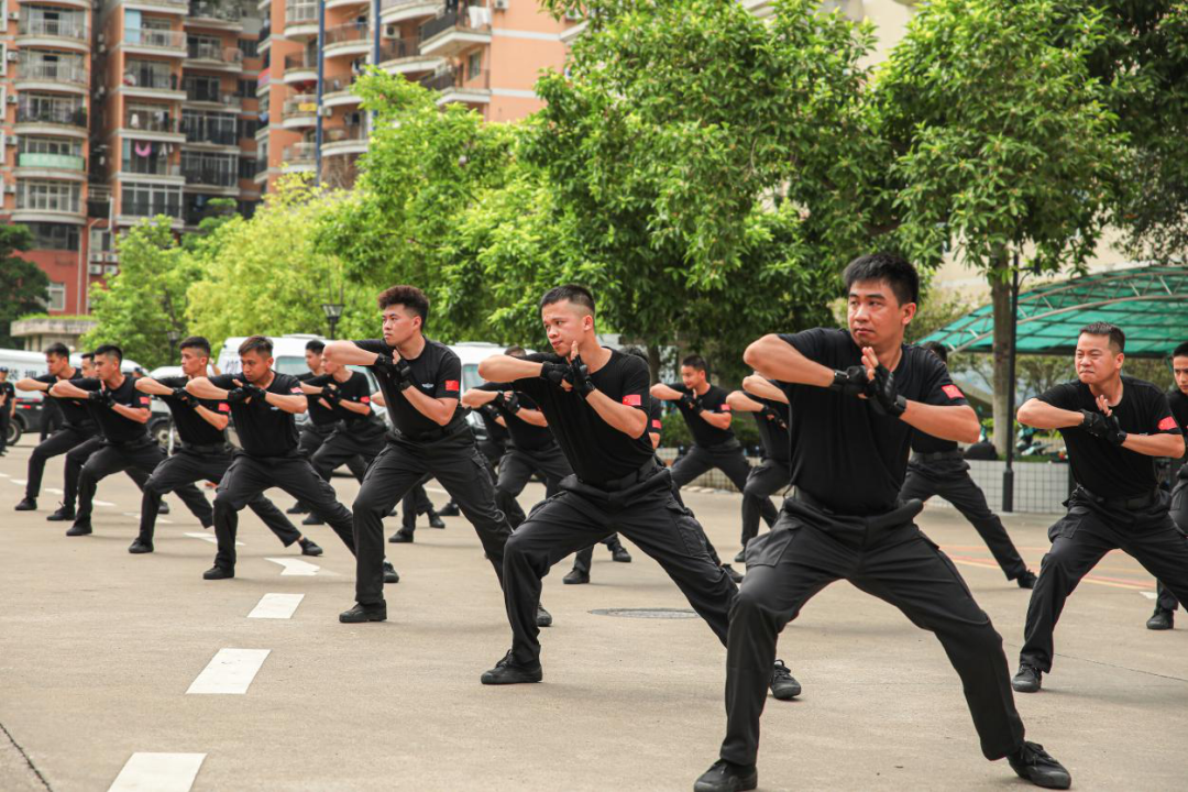 梧州鑫達(dá)公司開展“準(zhǔn)軍事化比武才藝”表演活動(dòng)