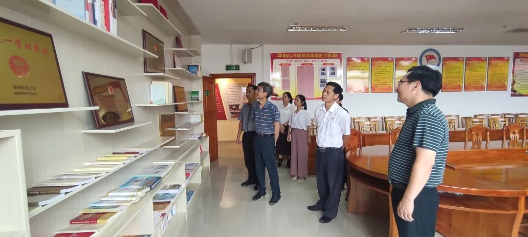 市總工會(huì)領(lǐng)導(dǎo)到蒙山縣總工會(huì)開(kāi)展調(diào)研活動(dòng)